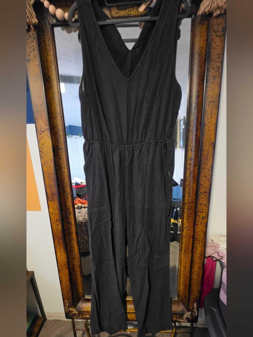 Universal Thread Black Sleeveless V-Neck Wide-Leg Jumpsuit
